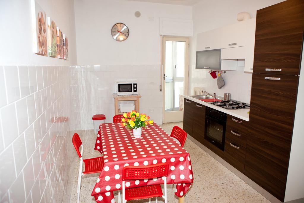 Apartamento Maipiusenza House Monopoli Habitación foto